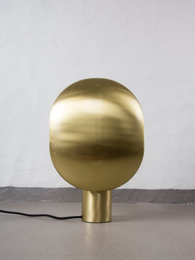 Clam Table Lamp – Brass