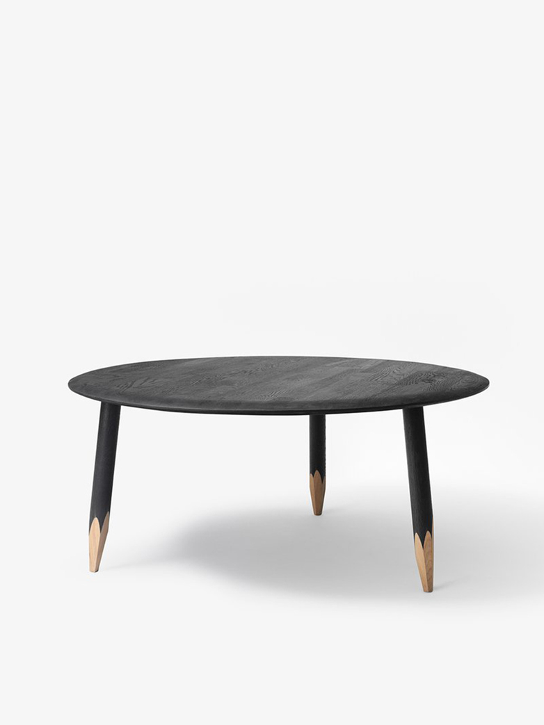 Hoof SW2 – Solid Black Lacquered Oak