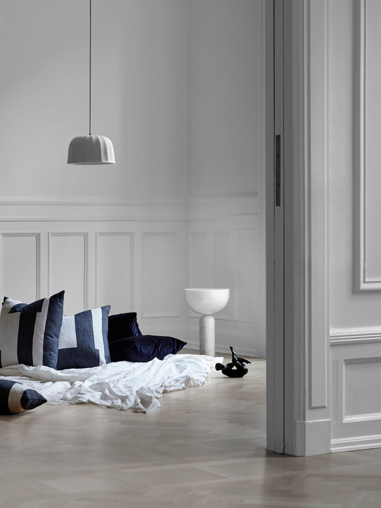 Kizu Table Lamp - White Marble - Small
