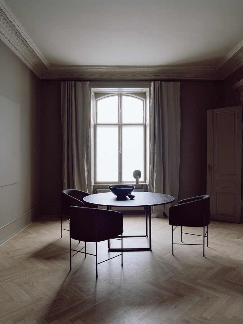 Florence Dining Table – Black Iron/Grey Marble – Ø120