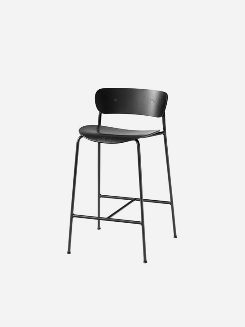 Pavilion AV7 Barstool – Black Lacquered Oak