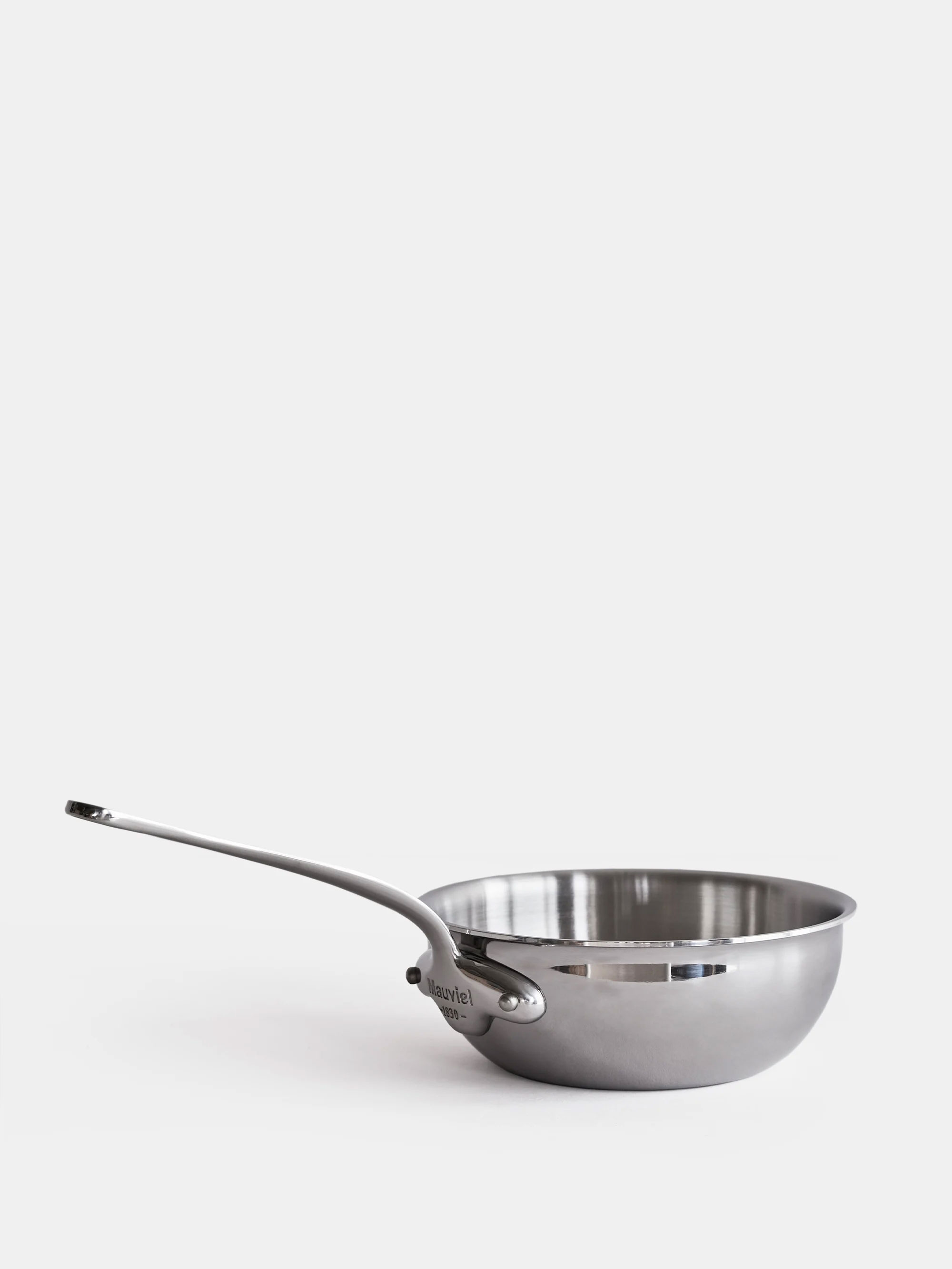 24042 Ce6c009351 24042 B60cd6ecd4 Mauviel Cook Style Sautepan 2l Shift Portrait