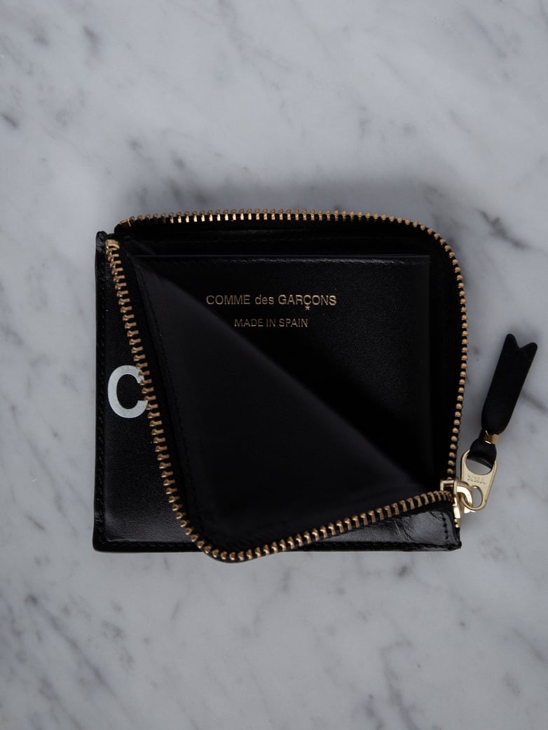 Huge Logo Zip Wallet Black
