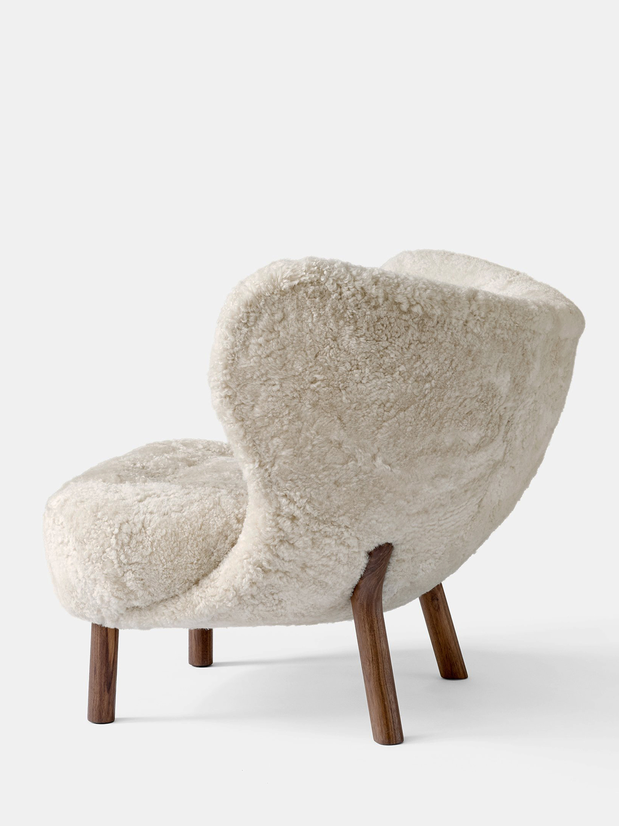 24172 F34c0ea572 24172 859d88267e Lille Petra Vb1 Sheepskin Moonlight Side Zoom Portrait