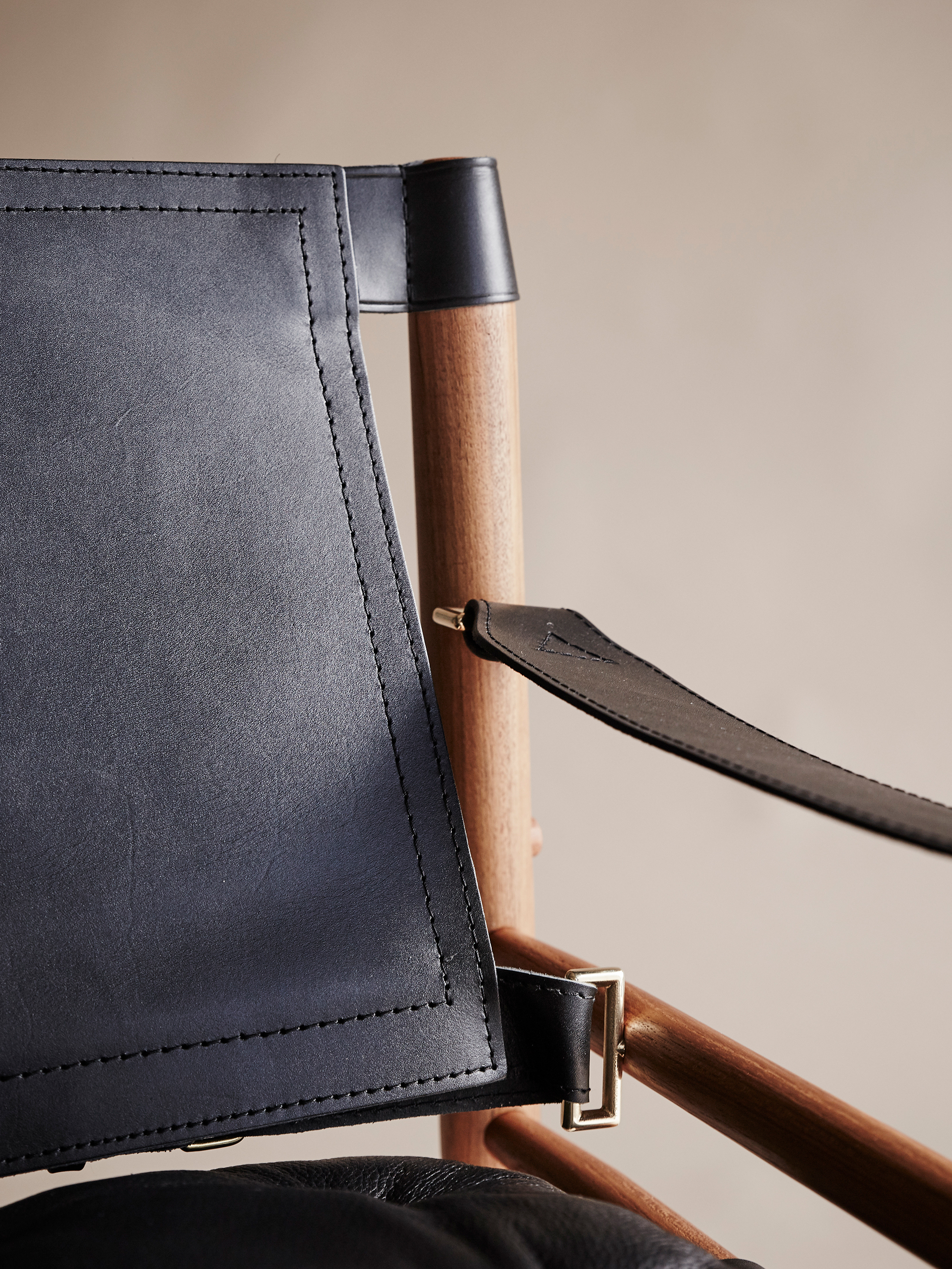 24210 D6c59e1210 3503 Sirocco Armchair Portrait