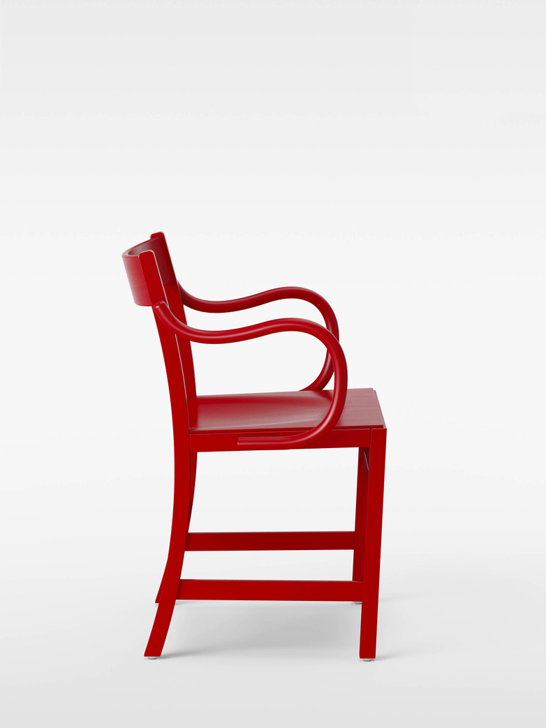 Waiter XL Armchair – Red Lacqured Beech