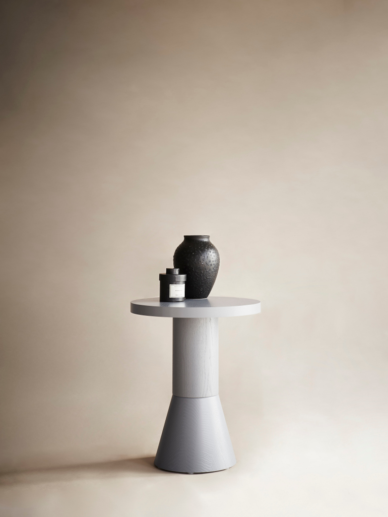 Draft Side Table – Grey Stained Ash – Ø40