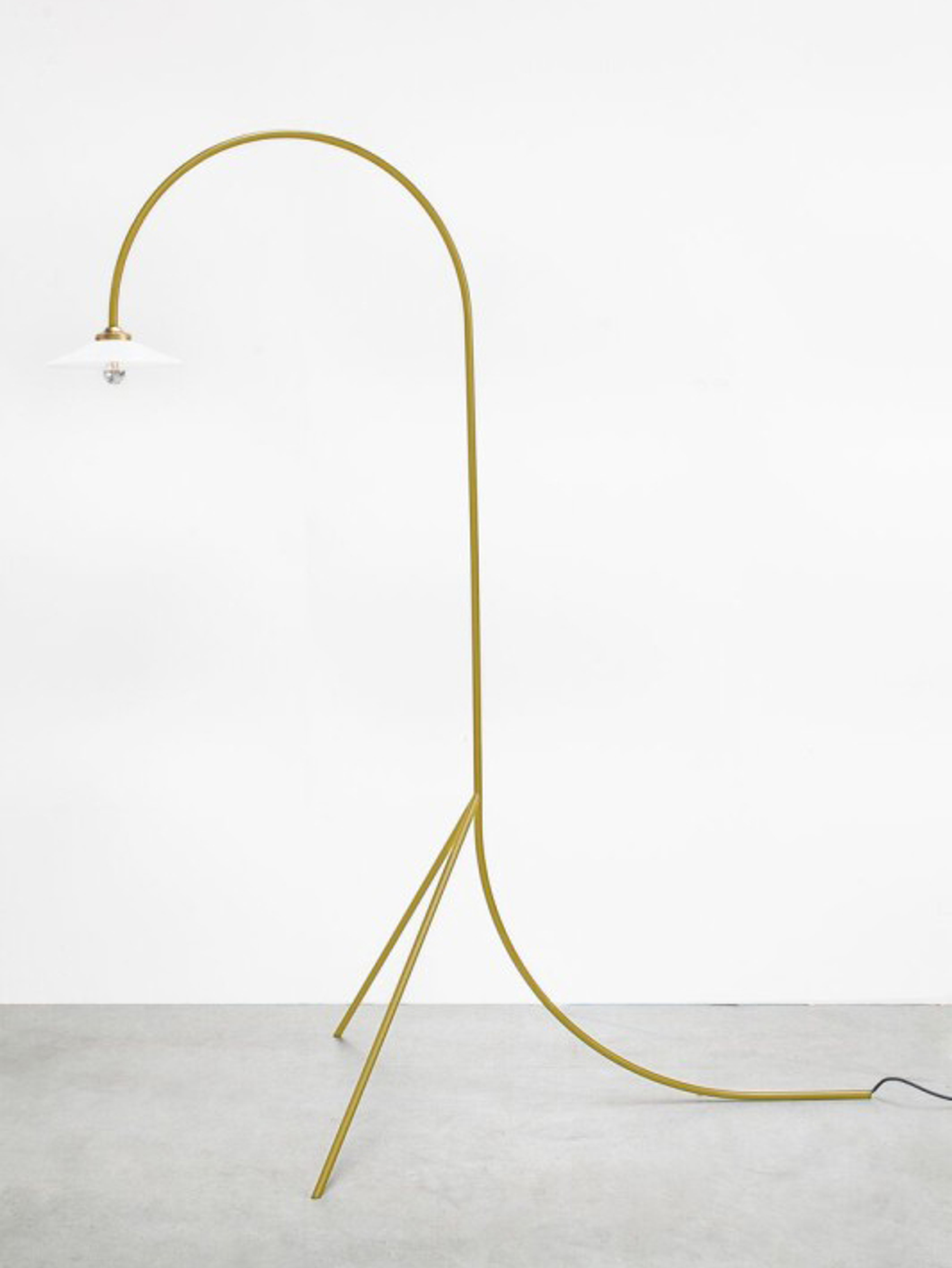 24345 Decdcef1fb V9015013c Mullervanseveren Standinglamps Numberonecurry A Portrait