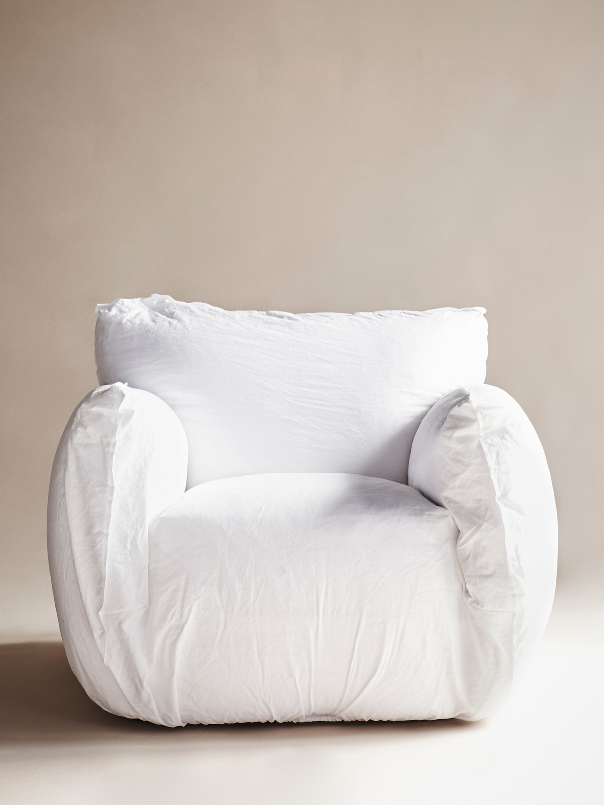 24356 62f4efc352 24356 85b0a643f5 Nuv005fcb Nuvola Lounge Chair Zoom Portrait