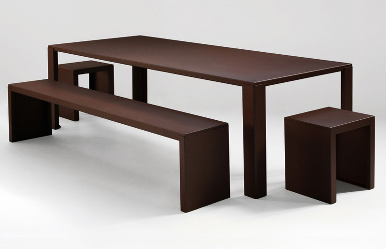 Big Irony Outdoor Dining Table – Rust