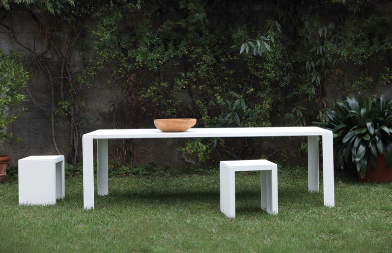 Big Irony Outdoor Dining Table – White