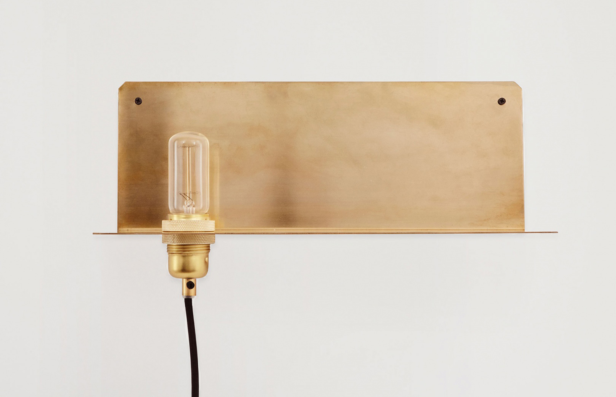 24606 84bb96ca71 Hylla Lampa Brass 2 Portrait