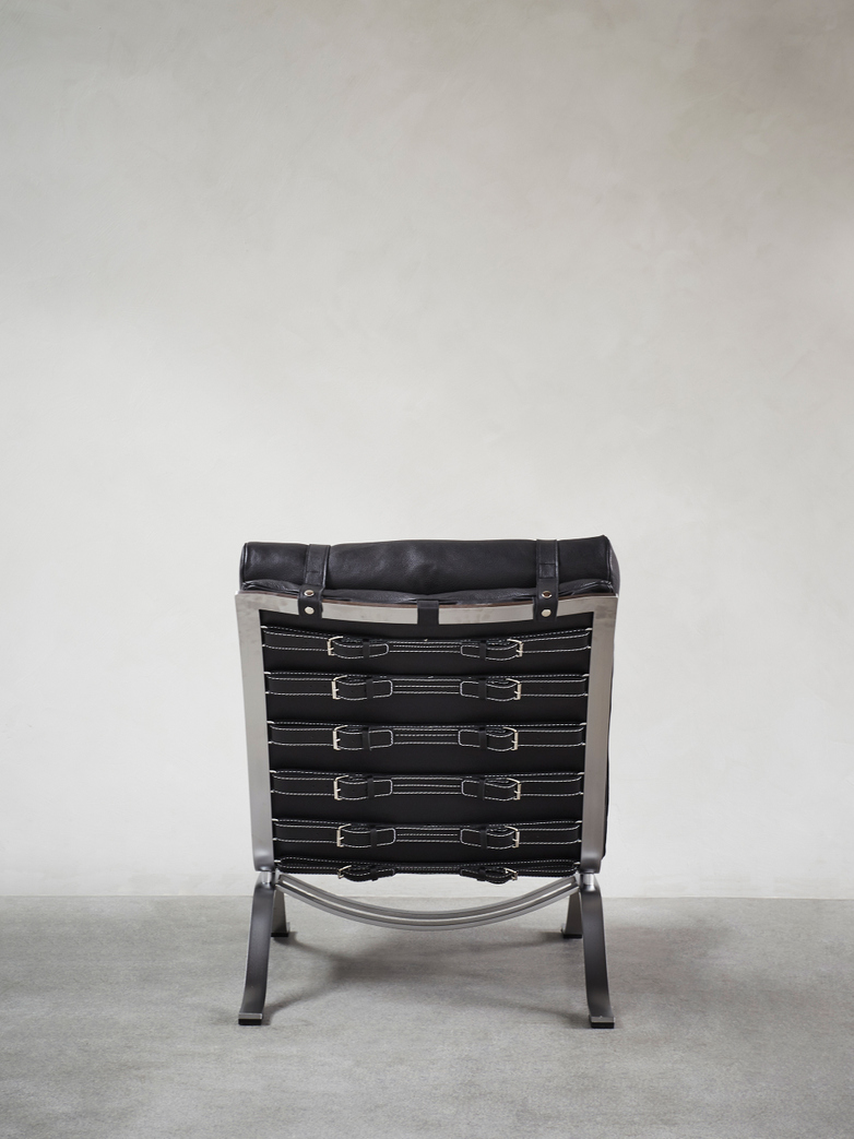 Ari Armchair – Black