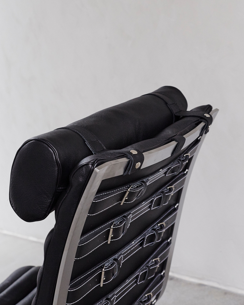 Ari Armchair – Black
