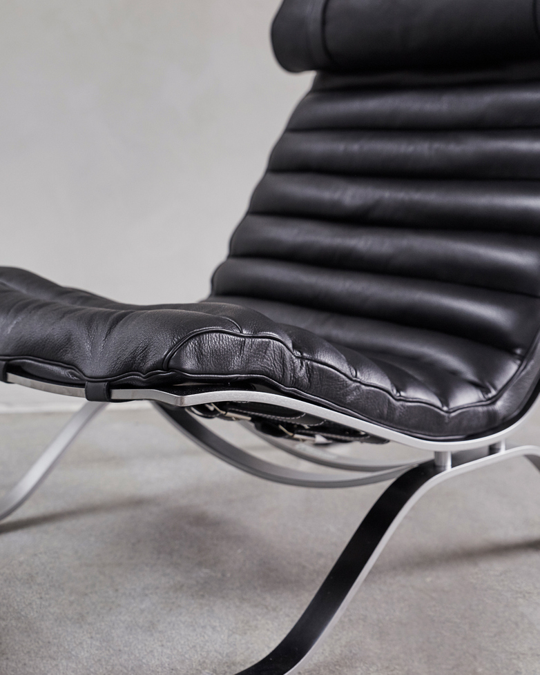 Ari Armchair – Black