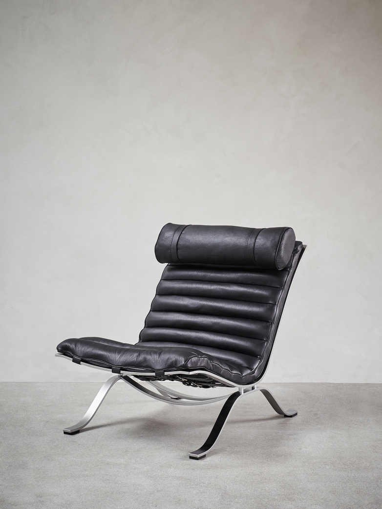 Ari Armchair – Black