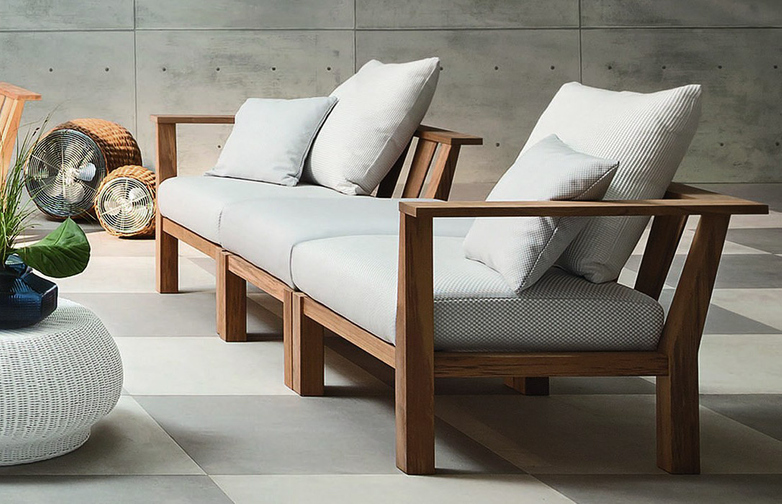 Inout 27 LR Armchair – Category D