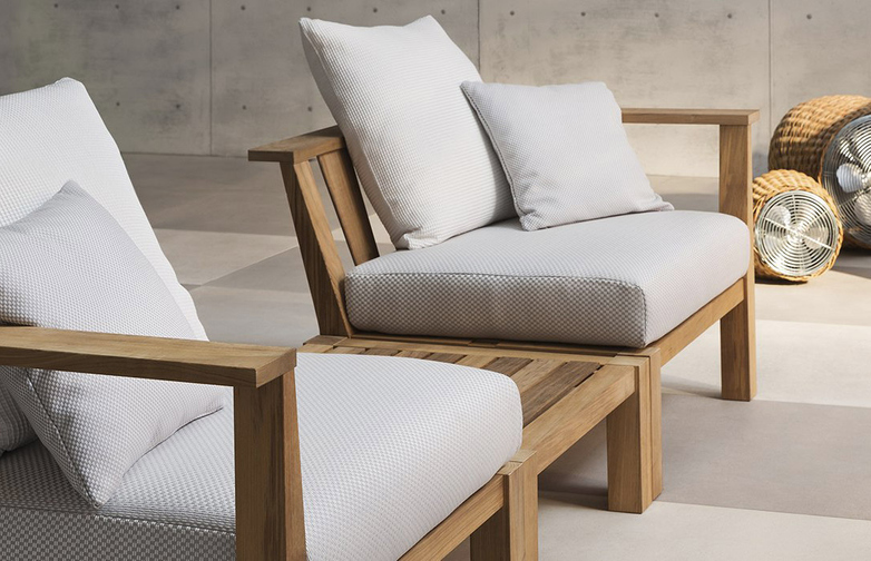 Inout 27 LR Armchair – Category D