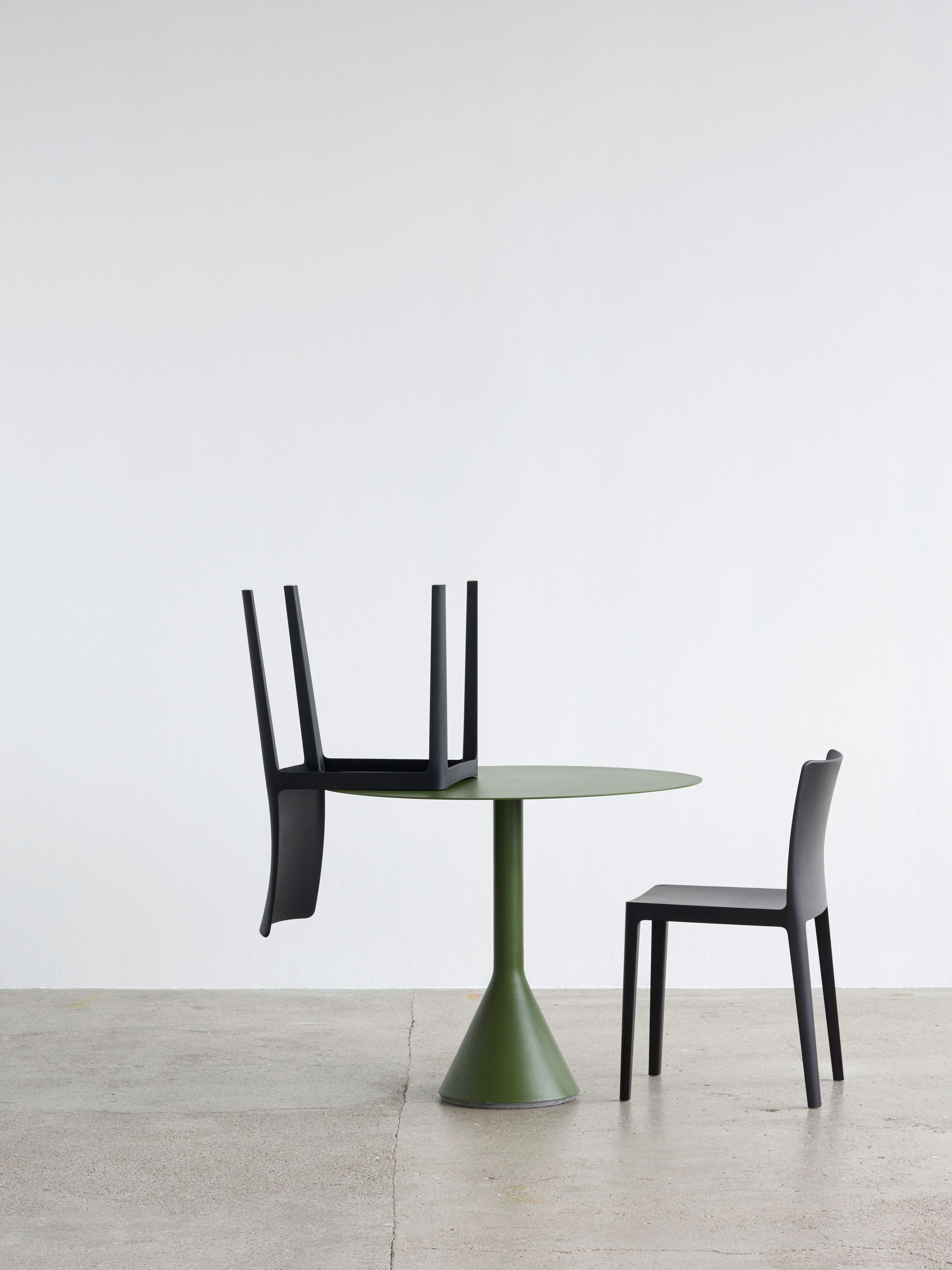 25764 520680e5d0 Elementaire Cone Table Portrait