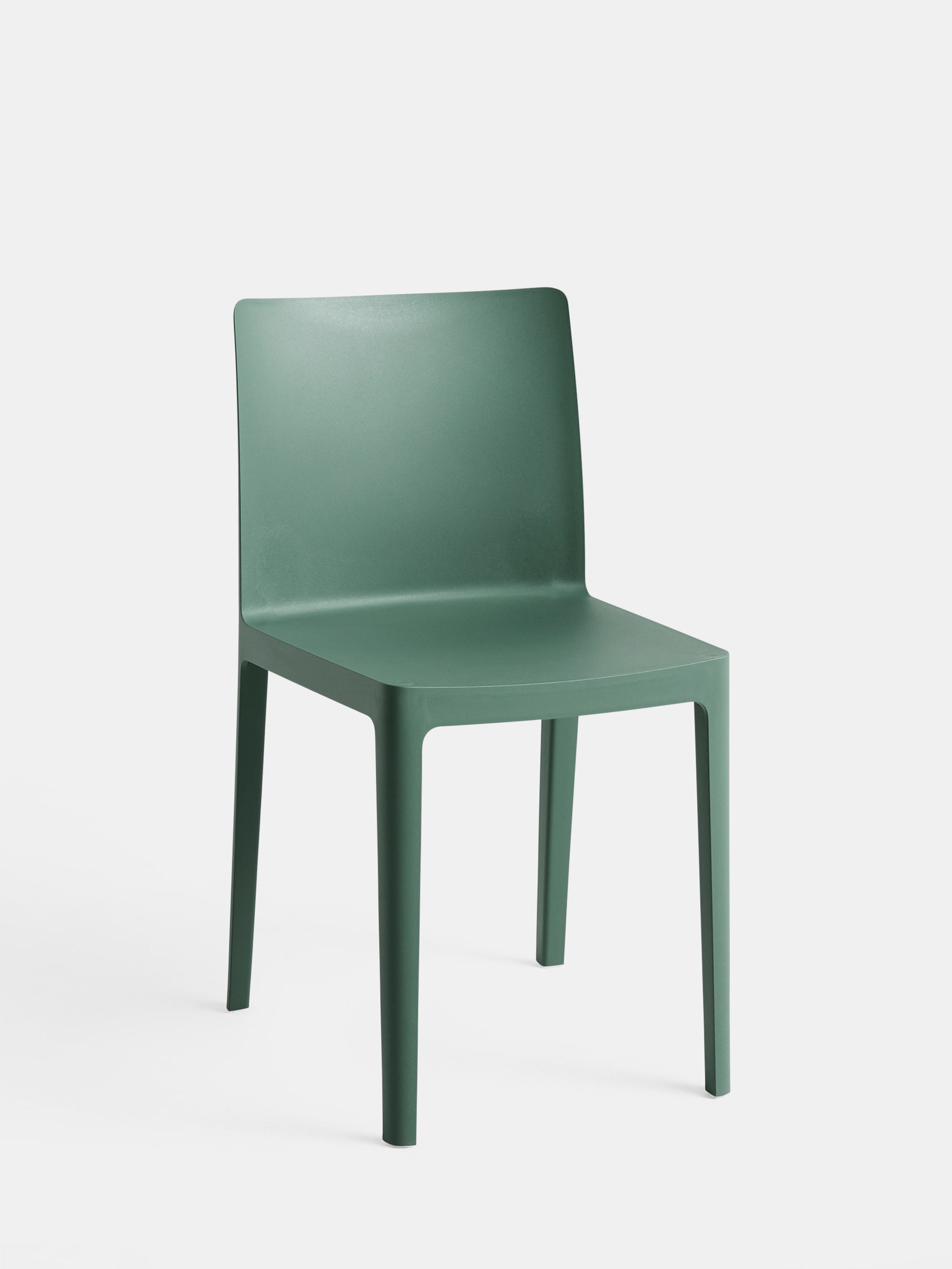 25767 6ec901dc30 930249 Elementaire Chair Smokey Green 01 Wb Portrait