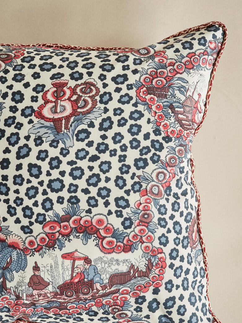 Chinese Leopard Toile – Red/Blue – 50 x 50