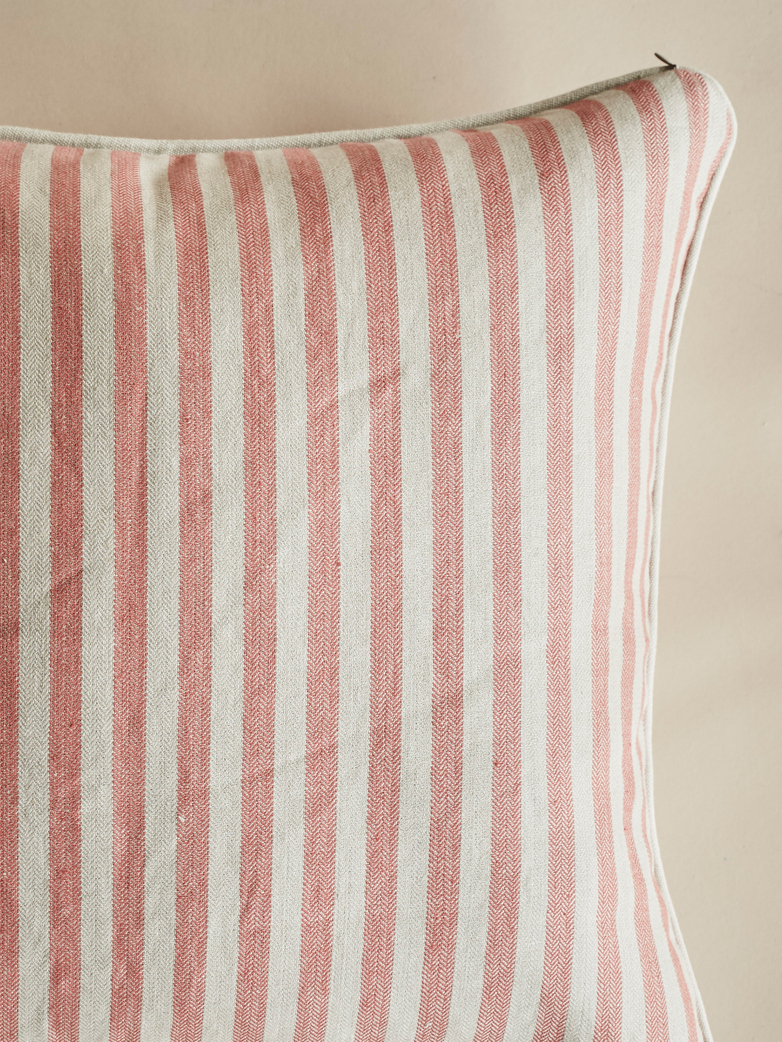 Felbrigg – Red – 60 x 60