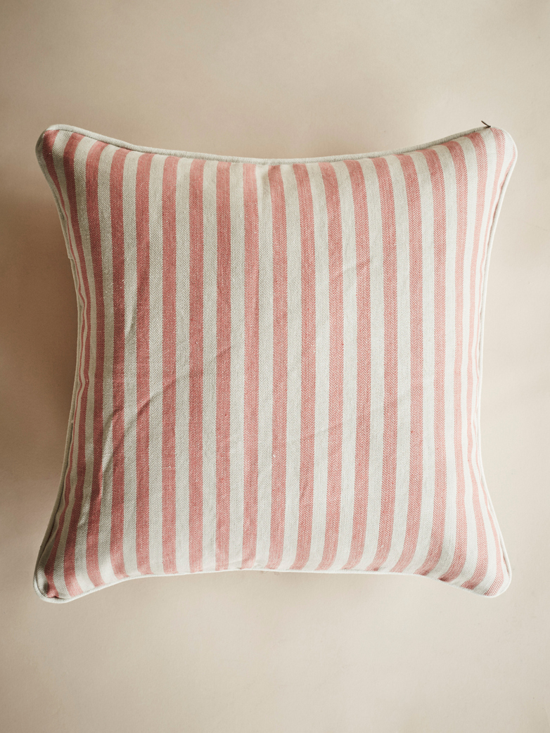 Felbrigg – Red – 60 x 60