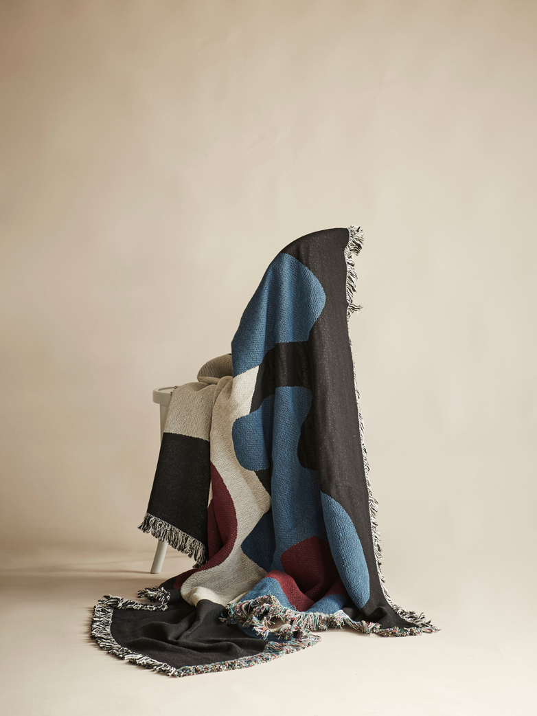 Tapestry Blanket – Black/Blue