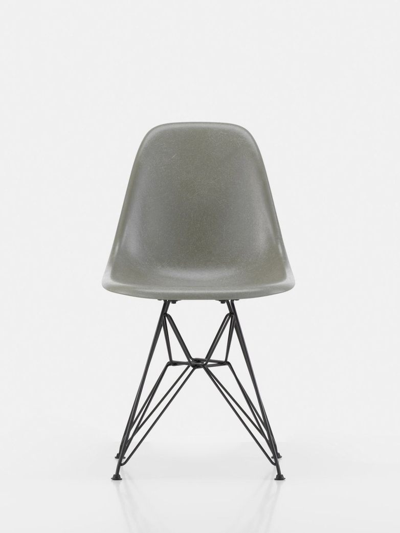 Eames Fibreglass Side Chair DSR