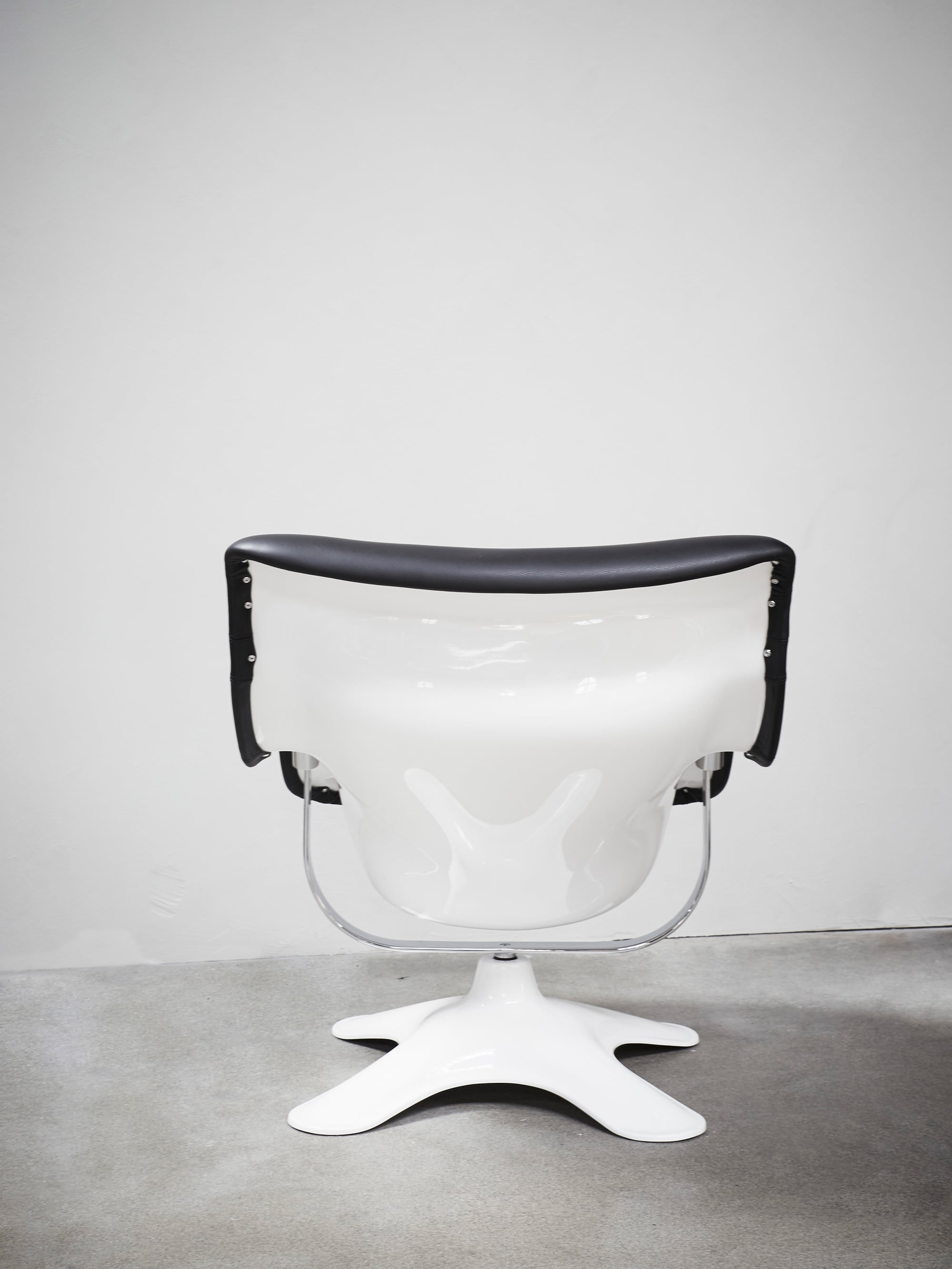 26261 1387581bc8 28201600 Karuselli Lounge Chair 3 Portrait