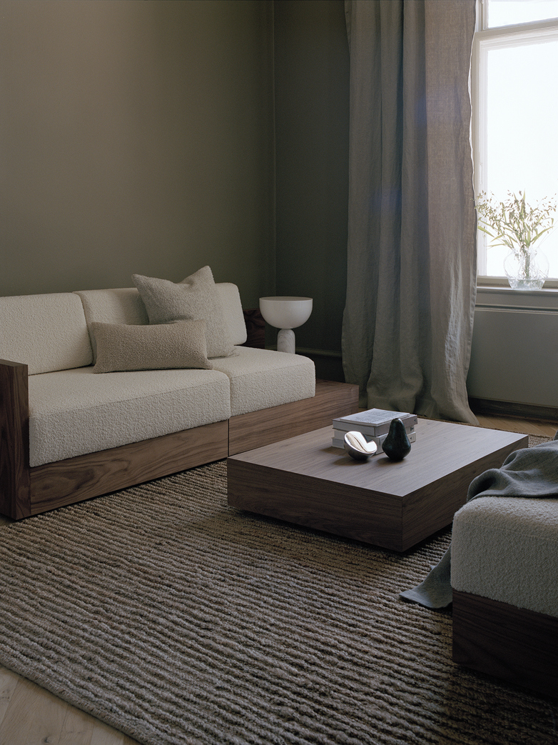 Mass Wide Coffee Table – Walnut