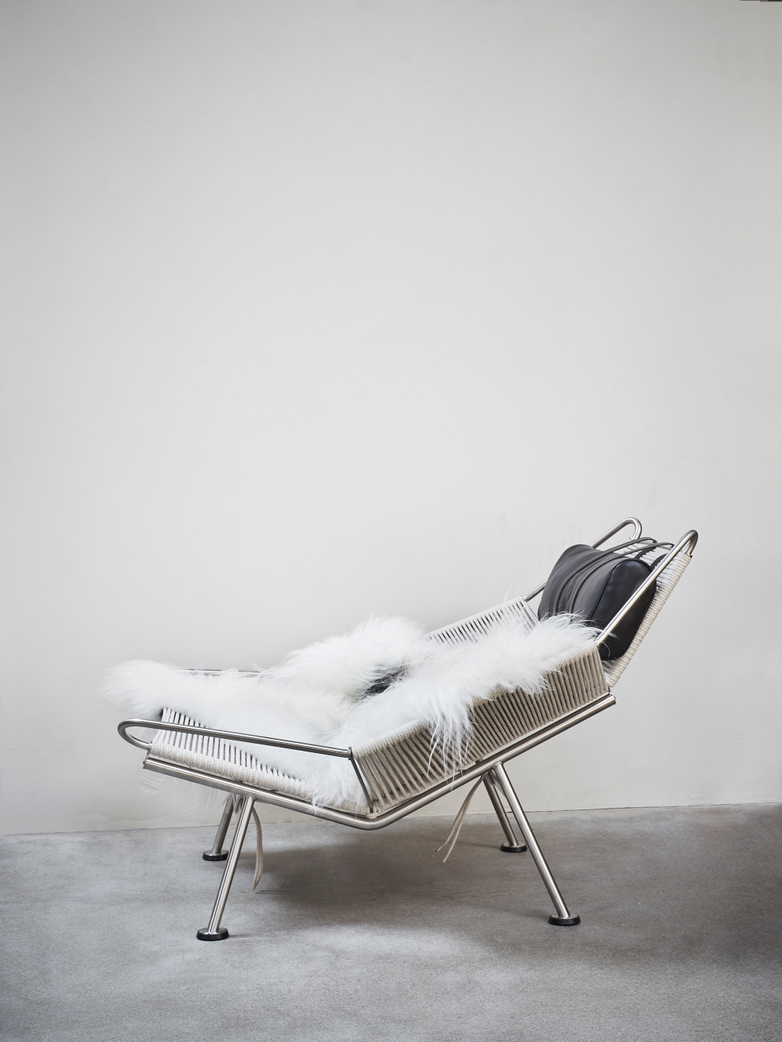 PP225 Flag Halyard Chair – Black Leather – Polished