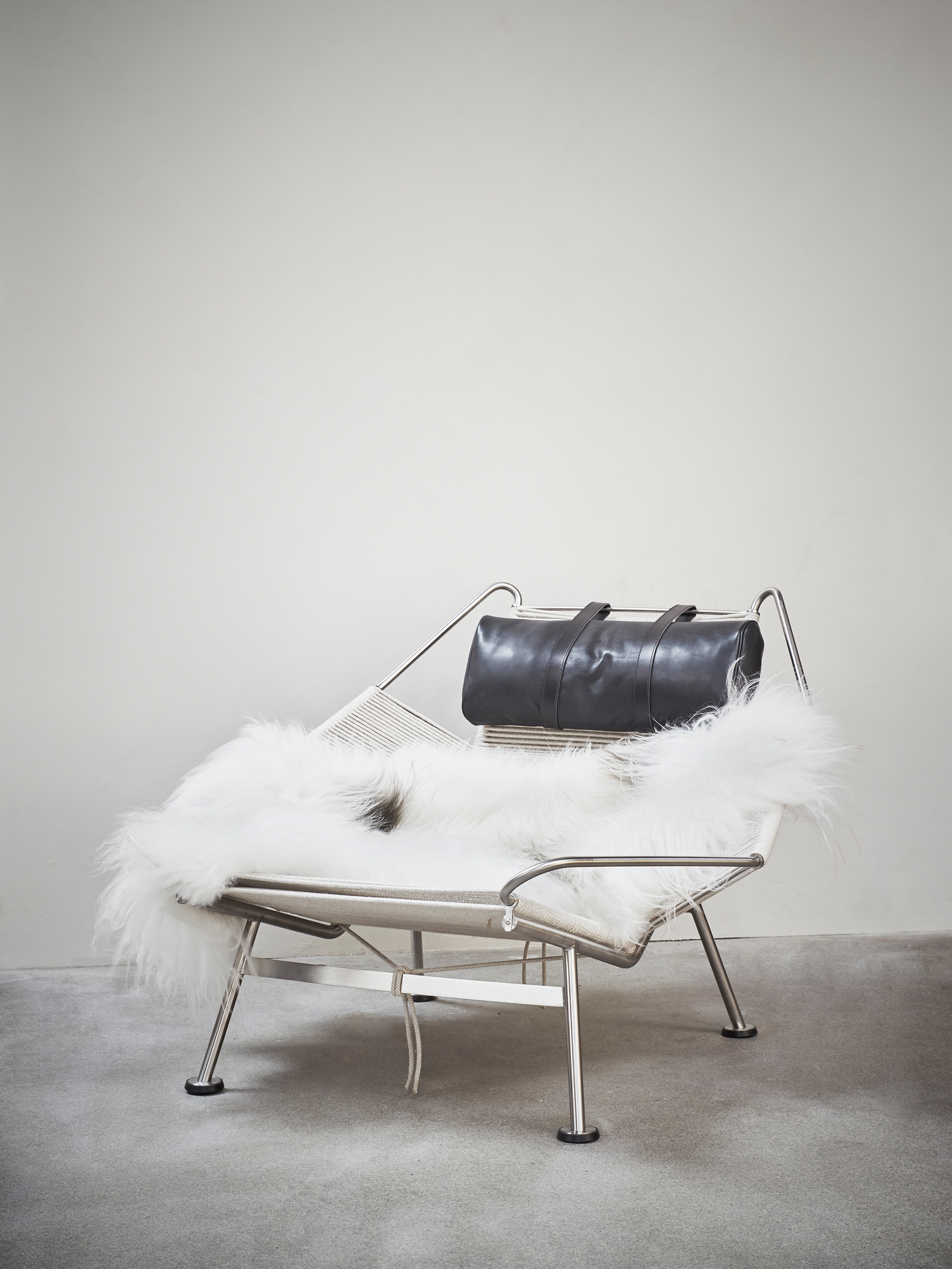 PP Møbler — PP225 Flag Halyard Chair - Black Leather - Polished