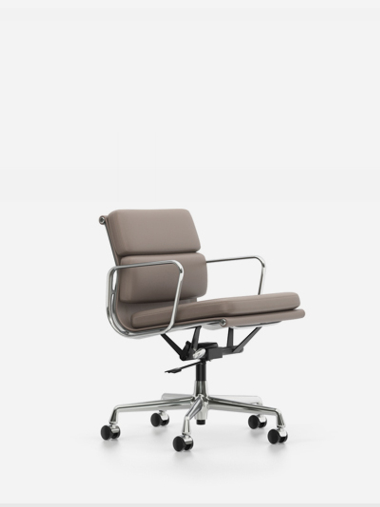 Eames Soft Pad Chair – EA 217 – Chrome – Marron