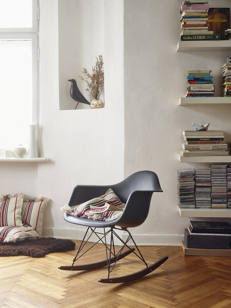 Eames Plastic Armchair – RAR – Poppy Red