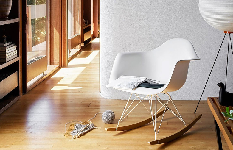 Eames Plastic Armchair – RAR – White/Green