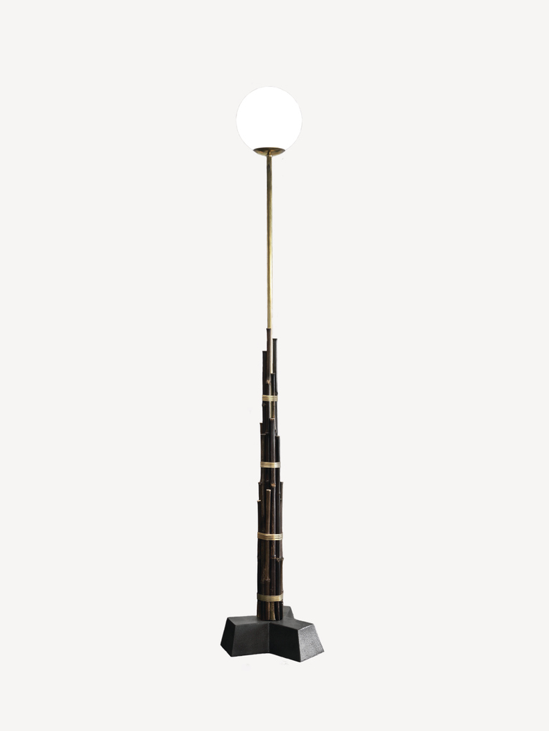 Black 92 Standing Lamp – Large