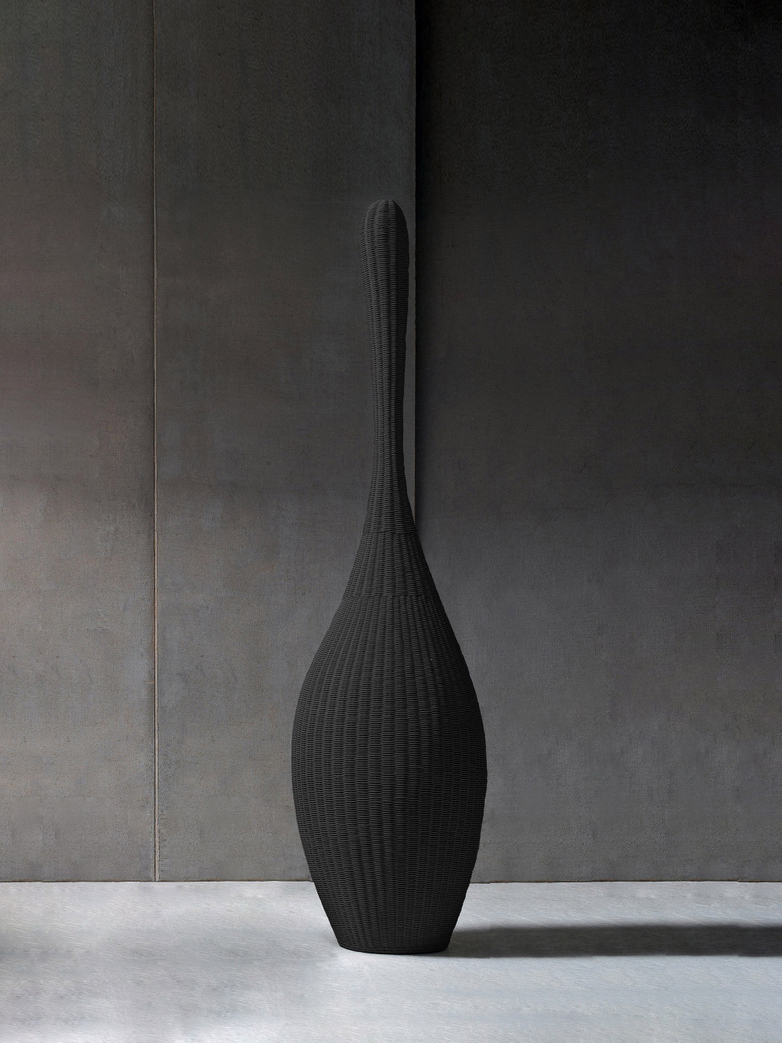 Bolla L Standing Lamp – Black