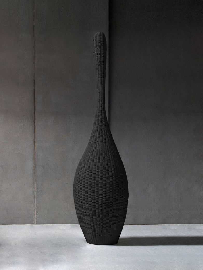 Bolla XL Standing Lamp – Black