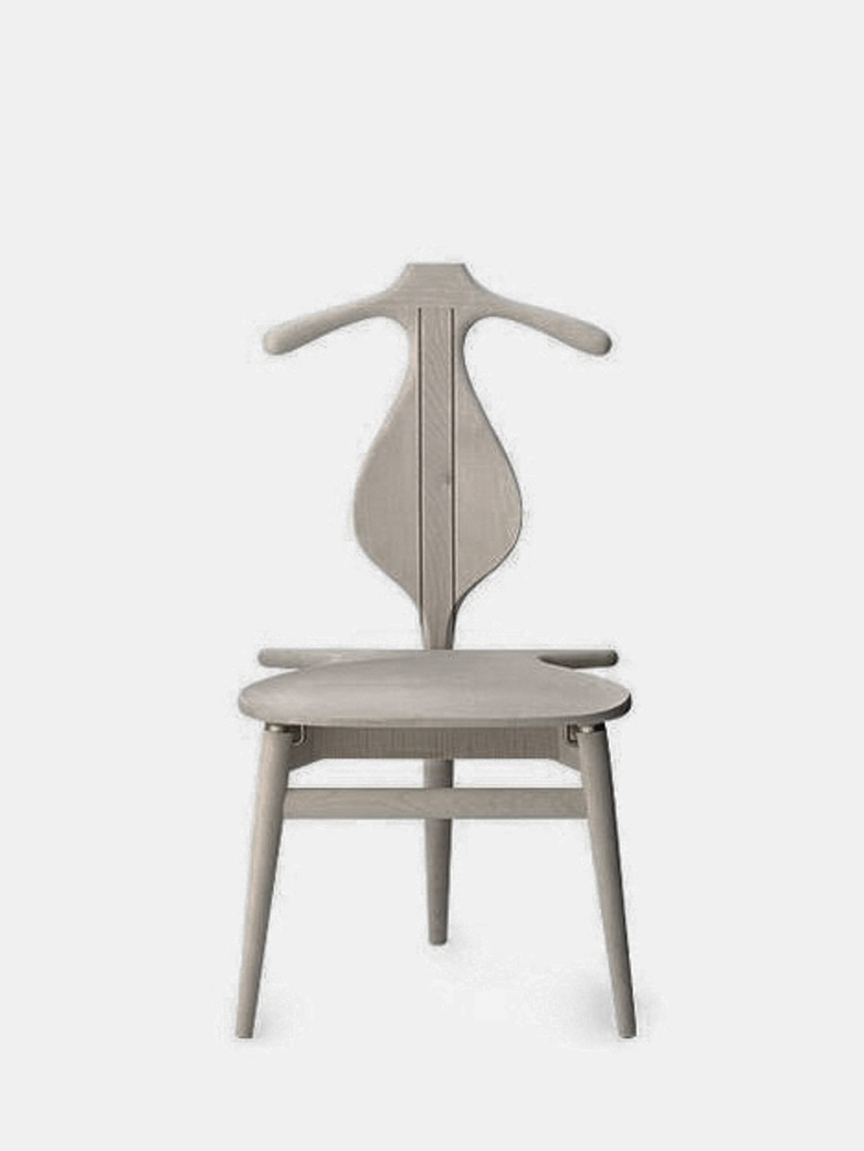 PP250 Valet Chair – Soaptreated Maple