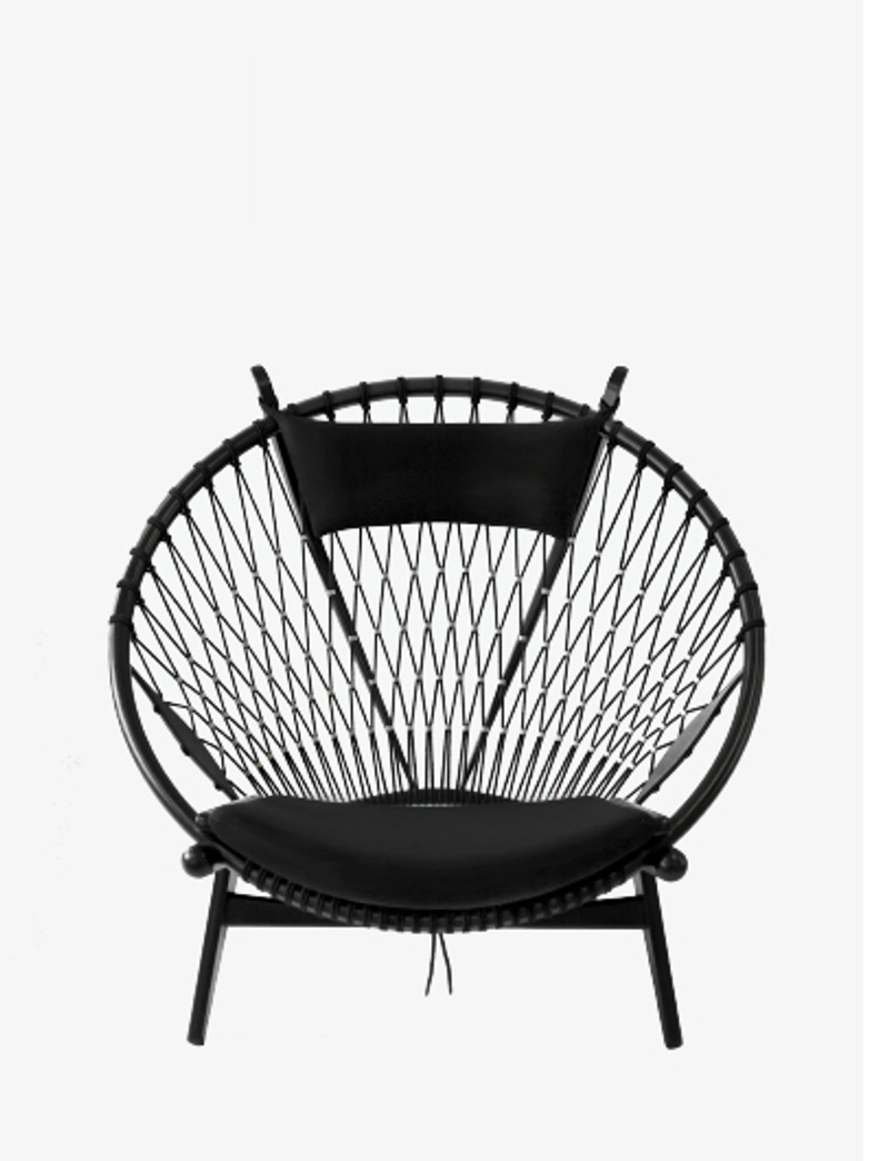 PP130 Circle Chair – Black Lacquered – Black Leather