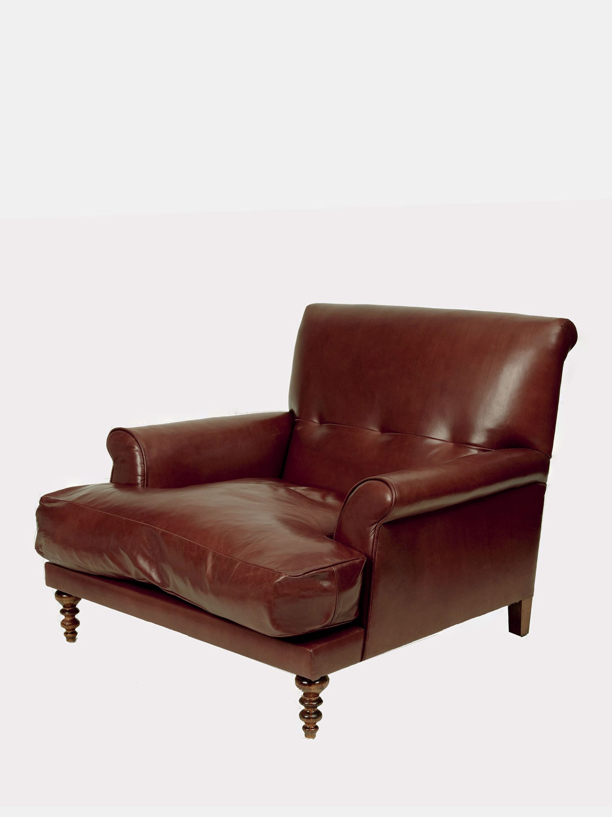 29352 32a62713eb 29352 601dc86d2a 2010 Oscar Armchair Leather2 Zoom Portrait