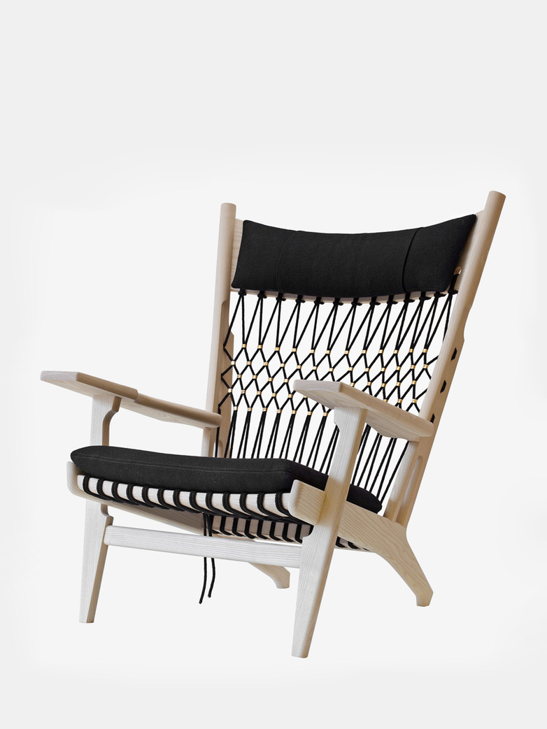 PP129 Web Chair – Black