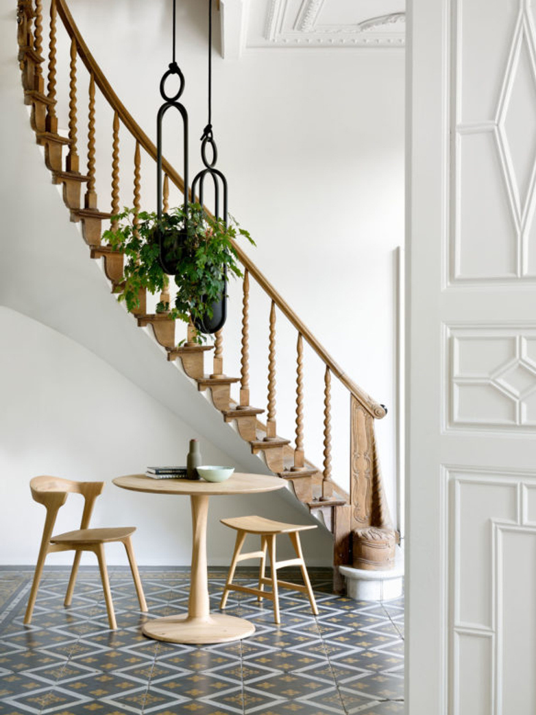 Torsion Dining Table – Oak – Ø70