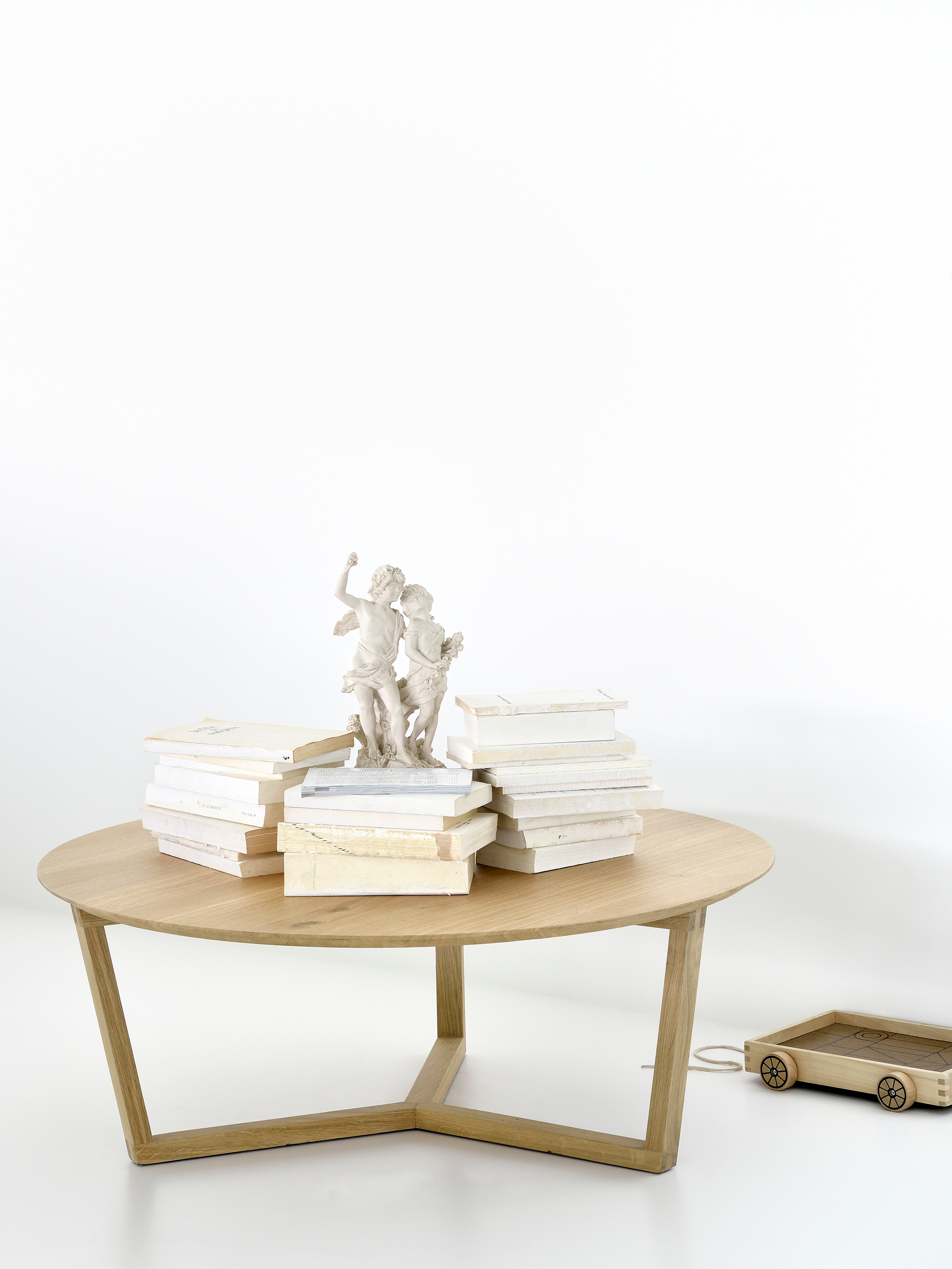 29432 84b1ca3aa1 50530 Tripod Coffee Table Oak Portrait