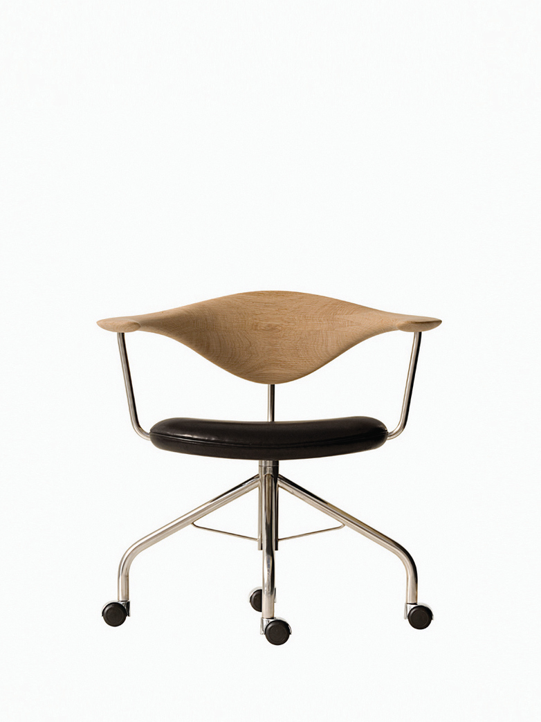 PP502 Swivel Chair – Black Leather