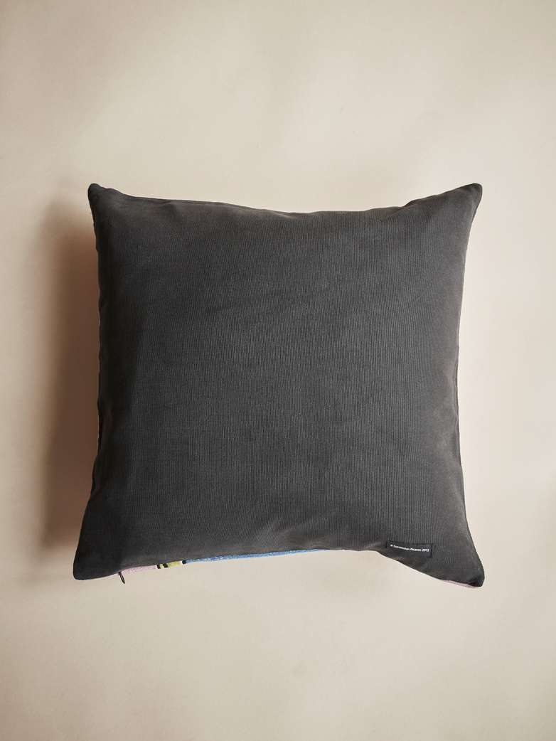 Picasso Cushion – Femme Assise a la Robe Bleue II – 45 x 45