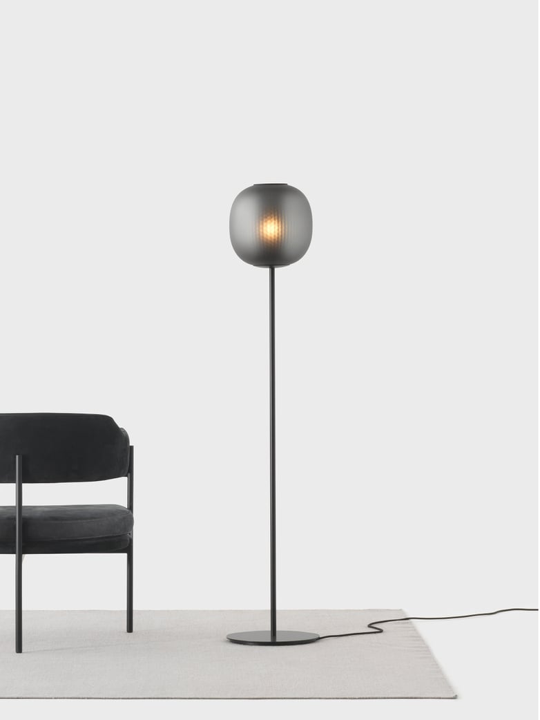 Bloom Floor Light – Black