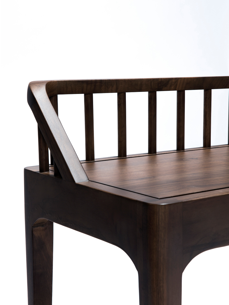 Spindle Bench – Walnut