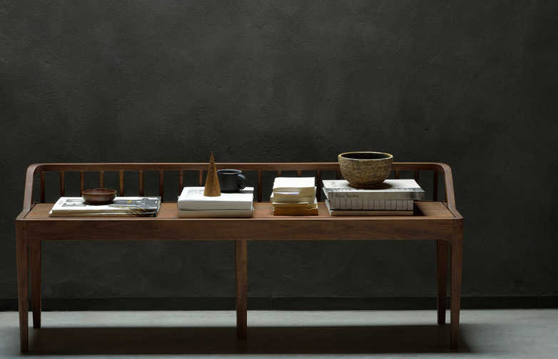 Spindle Bench – Walnut